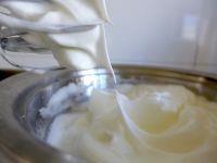 香蕉戚风蛋糕的做法步骤12