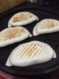 韭菜鸡蛋扇贝丁馅饼的做法步骤11