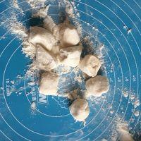 韭菜盒子的做法步骤7