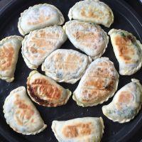 韭菜盒子的做法步骤15