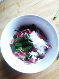 肉片炒口蘑的做法步骤1