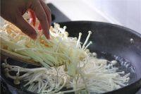 冰镇金针菇的做法步骤3