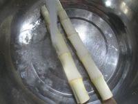 鞭笋圆蛤汤的做法步骤2