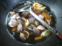 鞭笋圆蛤汤的做法步骤8