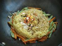 方便面焖面#小虾创意料理#的做法步骤8