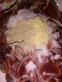 泡菜炒鸡胗的做法步骤3