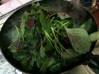 皮蛋苋菜汤的做法步骤3