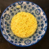 牛肉胡萝卜炒快餐面#小虾创意料理#的做法步骤2