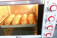 豆沙毛毛虫面包的做法步骤11