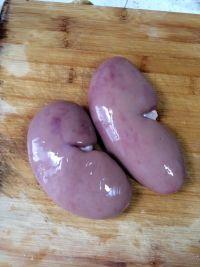 麻油黑木耳腰花的做法步骤1