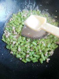 肉末豆角的做法步骤4