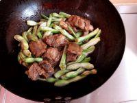 排骨炖豆角的做法步骤6
