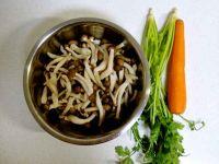 素炒蟹味菇的做法步骤1