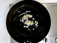 素炒蟹味菇的做法步骤4