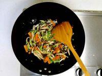 素炒蟹味菇的做法步骤9