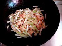 蒜苗炒虾仁的做法步骤6
