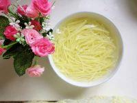 凉拌土豆丝的做法步骤2