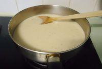 白汁三文鱼秋葵煮意粉的做法步骤5