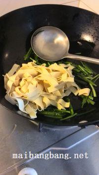韭菜干豆腐的做法步骤5