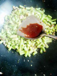 梅干菜肉末炒豆角的做法步骤7