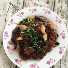 葱瓣儿荆芥炒腊肉