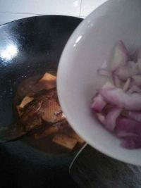 豆腐烧鱼的做法步骤9