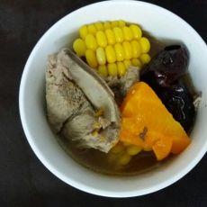 猪尾骨红萝卜玉米汤