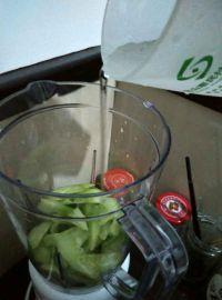 黄瓜鸡蛋饼的做法步骤3