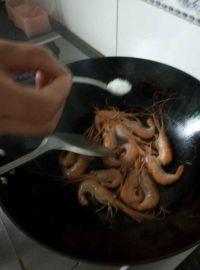 红烧草虾的做法步骤5