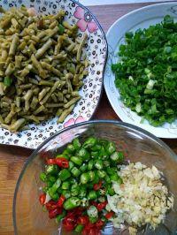 烂肉豇豆的做法步骤2