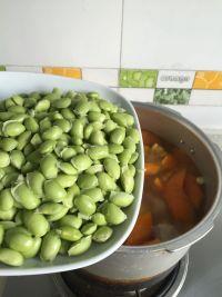 田园青豆排骨汤的做法步骤4