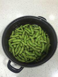 双味毛豆的做法步骤3