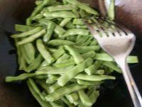 炖豆角肉块的做法步骤4