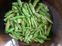 炖豆角肉块的做法步骤6
